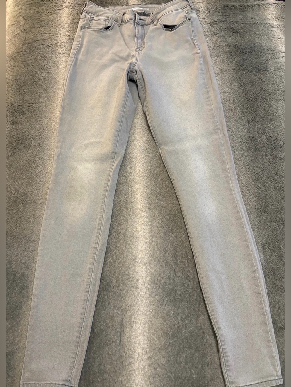 Old Navy Women’s Light Gray Skinny Jeans